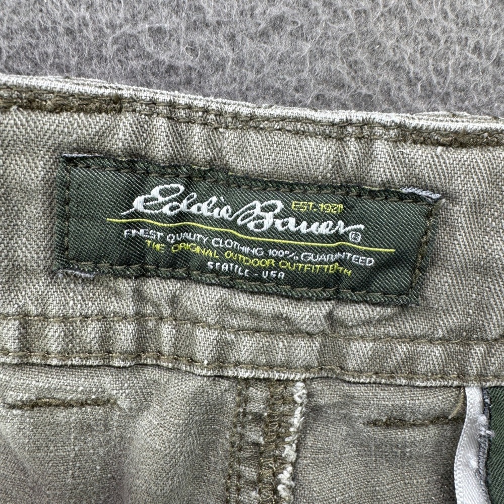 Eddie Bauer Cargo Shorts Women 16 Olive Green Cotton Hiking Outdoor Trail Pocket - Picture 3 of 11
